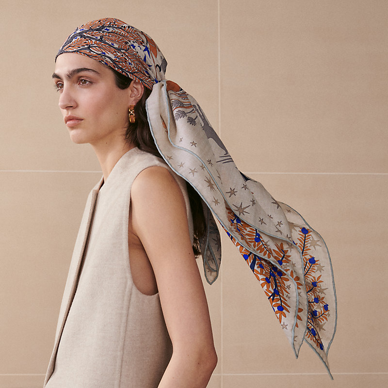 Sous le Charme d'Orphee shawl 140 - Beige | Hermès Mainland China